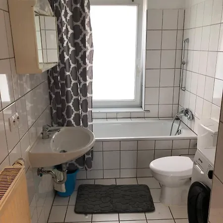 Appartement Monteurwohnung In Neuschoenefeld