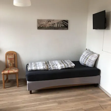 Monteurwohnung In Neuschoenefeld *