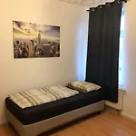 شقة Monteurwohnung In Neuschoenefeld