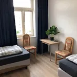 Monteurwohnung In Neuschoenefeld شقة *
