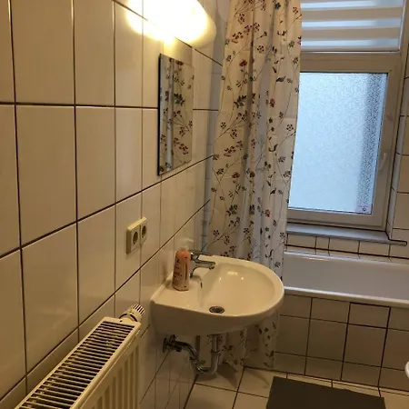 Monteurwohnung In Neuschoenefeld Apartamento