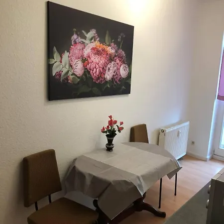 Monteurwohnung In Neuschoenefeld * 라이프치히