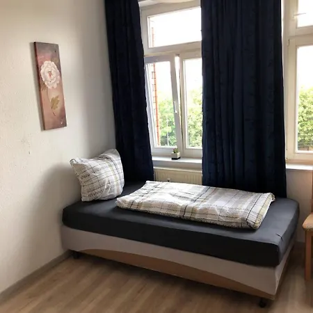 아파트 Monteurwohnung In Neuschoenefeld 라이프치히