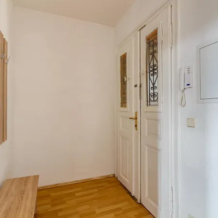 Apartamento Monteurwohnung In Neuschoenefeld