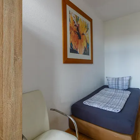 아파트 Monteurwohnung In Neuschoenefeld