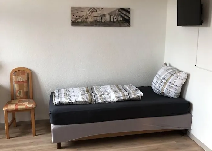 Monteurwohnung In Neuschoenefeld *