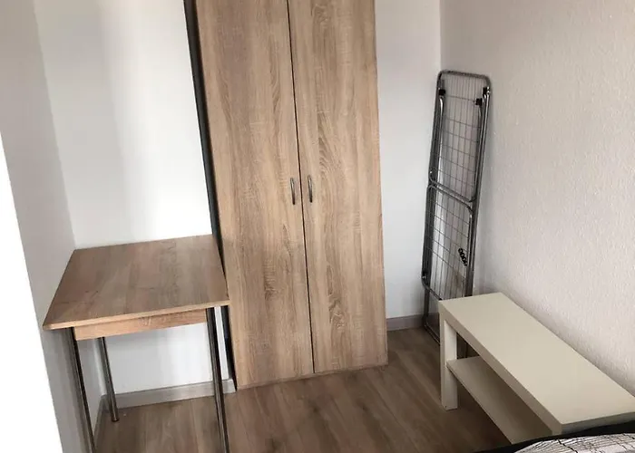 Apartament Monteurwohnung In Neuschoenefeld Lipsk