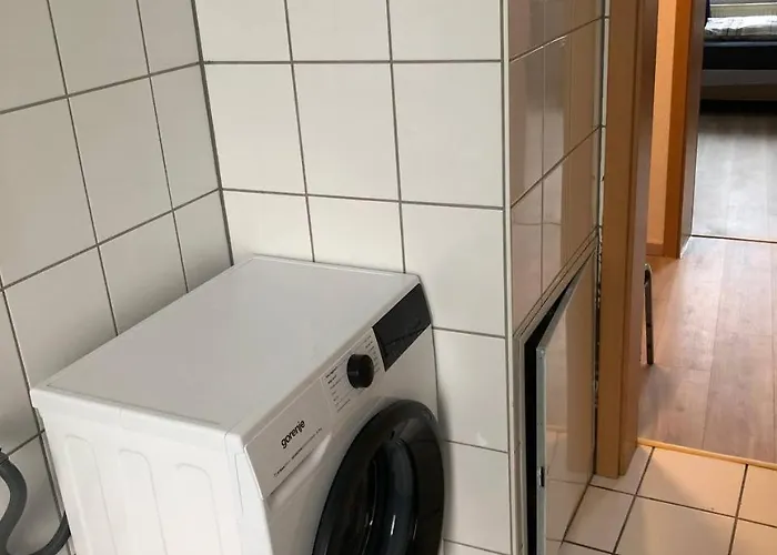 Apartament Monteurwohnung In Neuschoenefeld