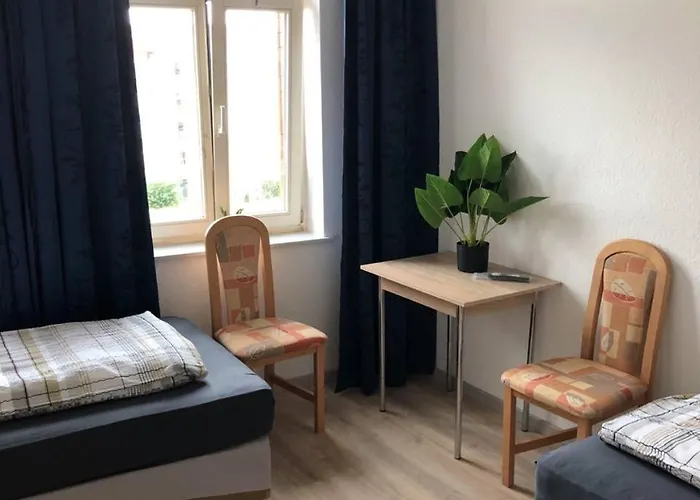 Monteurwohnung In Neuschoenefeld アパート *