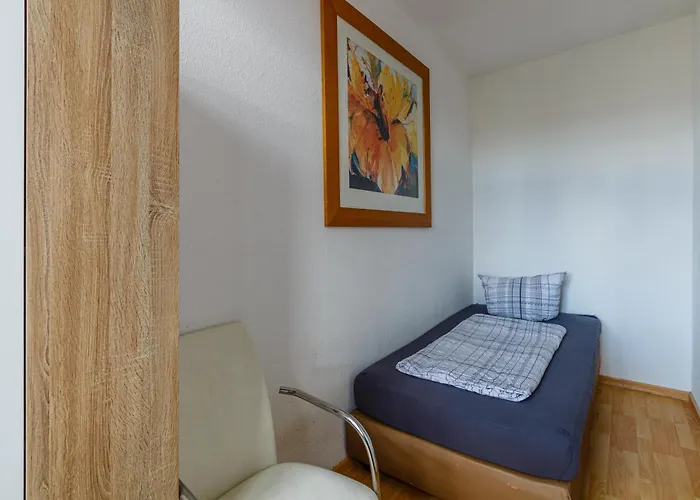 Appartement Monteurwohnung In Neuschoenefeld