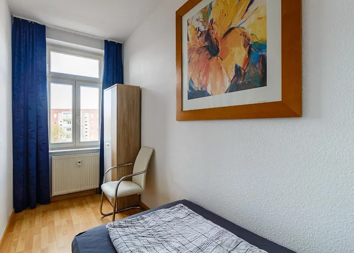 Monteurwohnung In Neuschoenefeld アパート ライプツィヒ